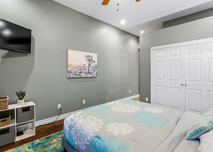 Arrowhead Oasis Holiday home Glendale